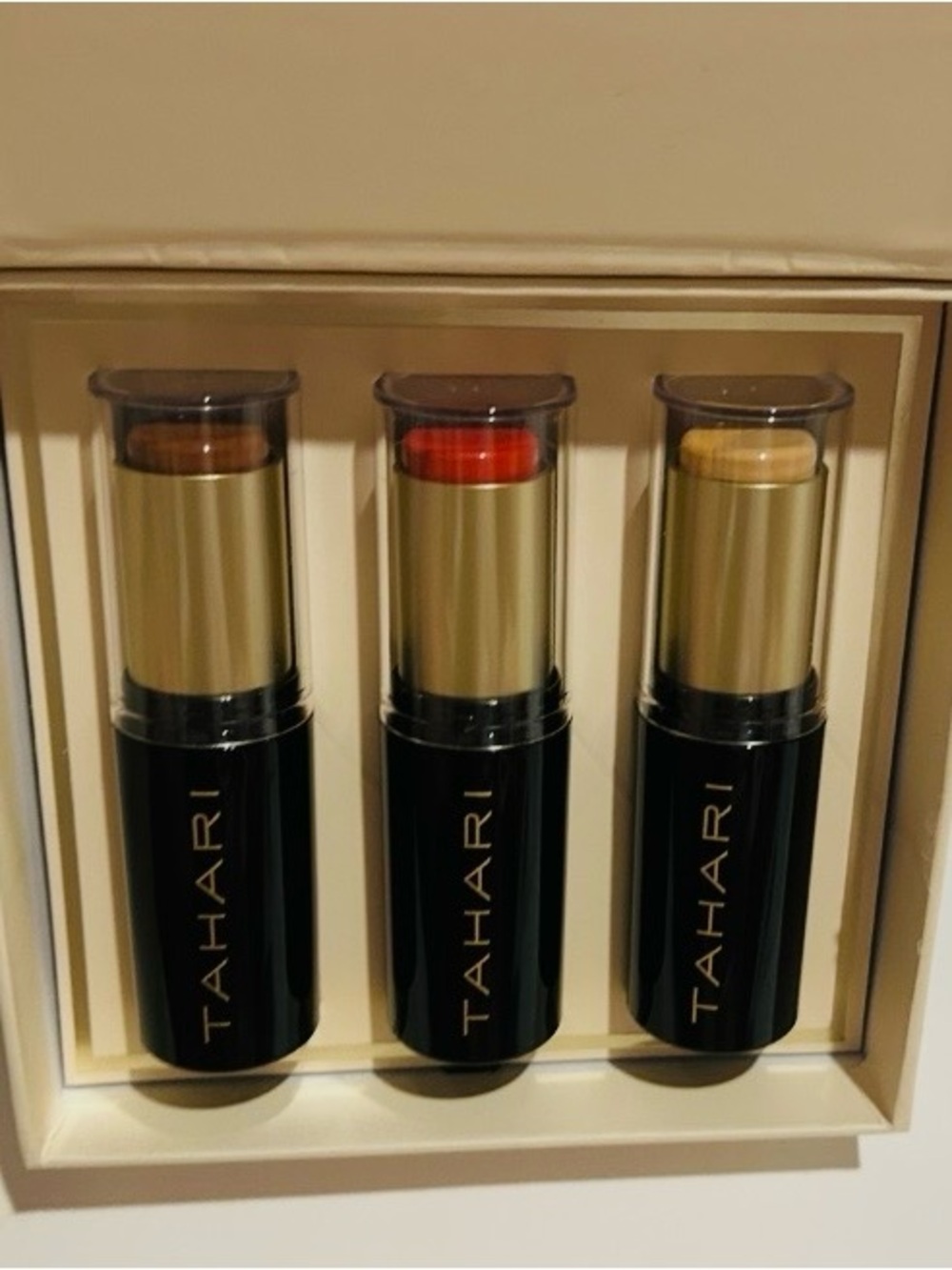 New Tahari Face Contour Trio Contouring Sticks   Blush  Contouring  Highlighter